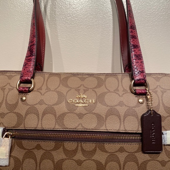 —SOLD—COACH Gallery Tote In Signature Canvas - Picture 5 of 8